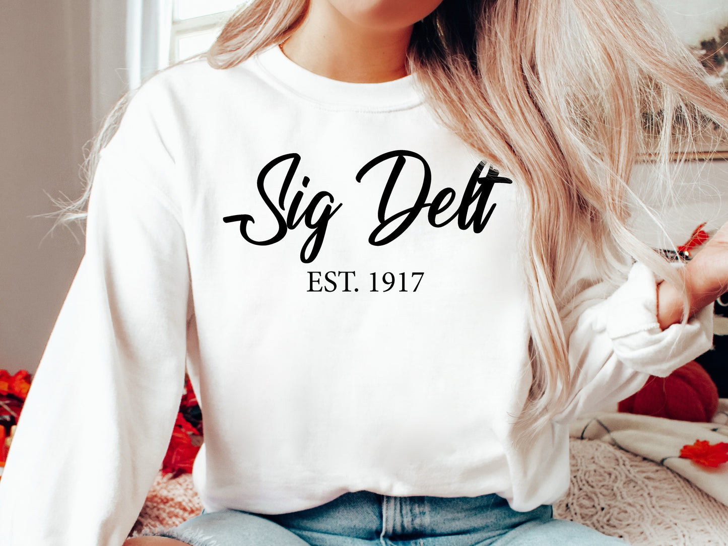 Sigma Delta Tau Black Flowy Sorority Sweatshirt _ 98g