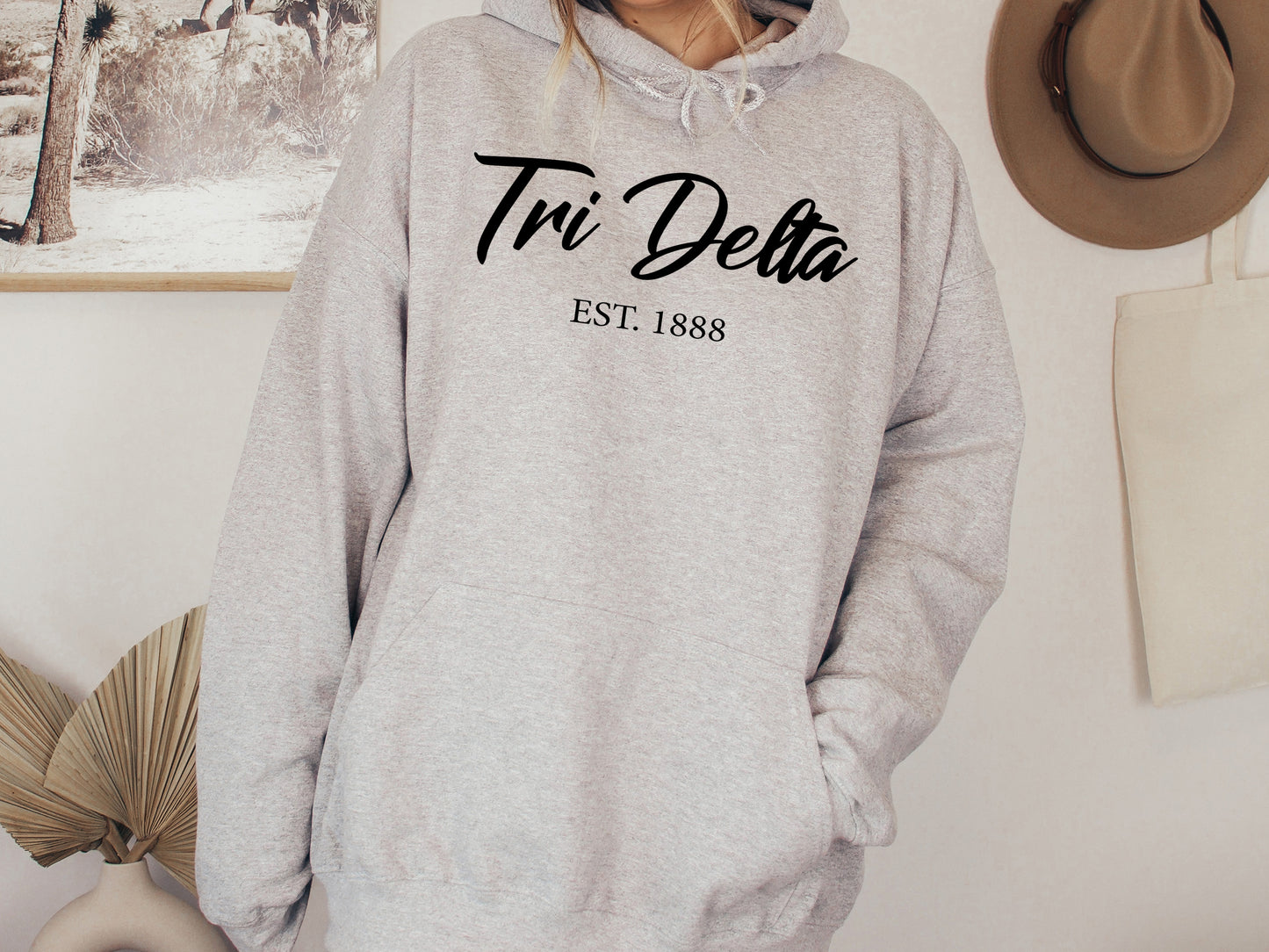 Delta Delta Delta Black Flowy Sorority Hoodie _ 87g
