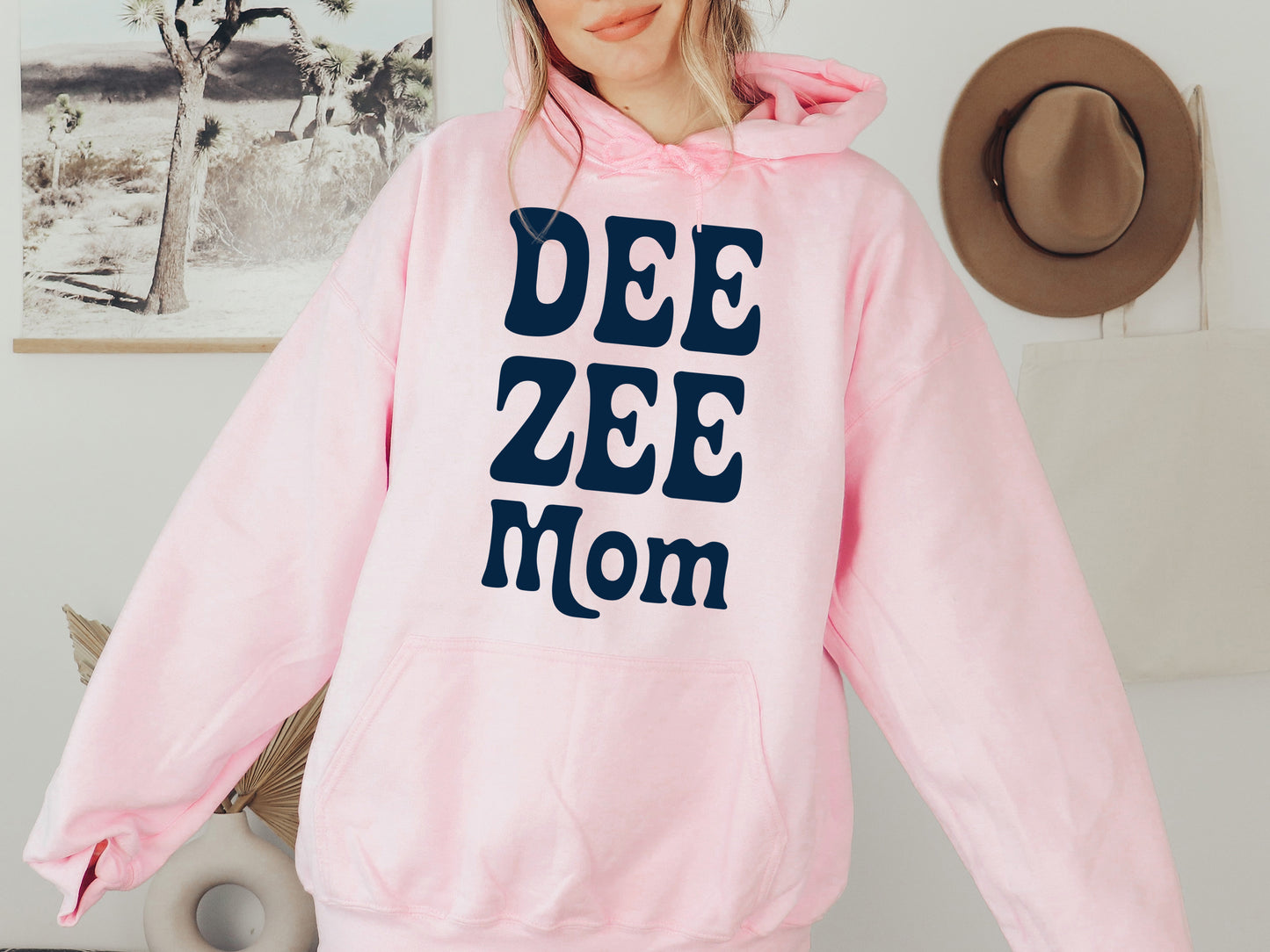 Delta Zeta Got it from my Mom Sorority Hoodie _ 3084g