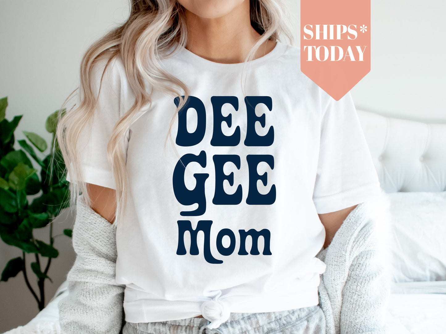 Delta Gamma Got it from my Mom Sorority T-shirt _ 3082g